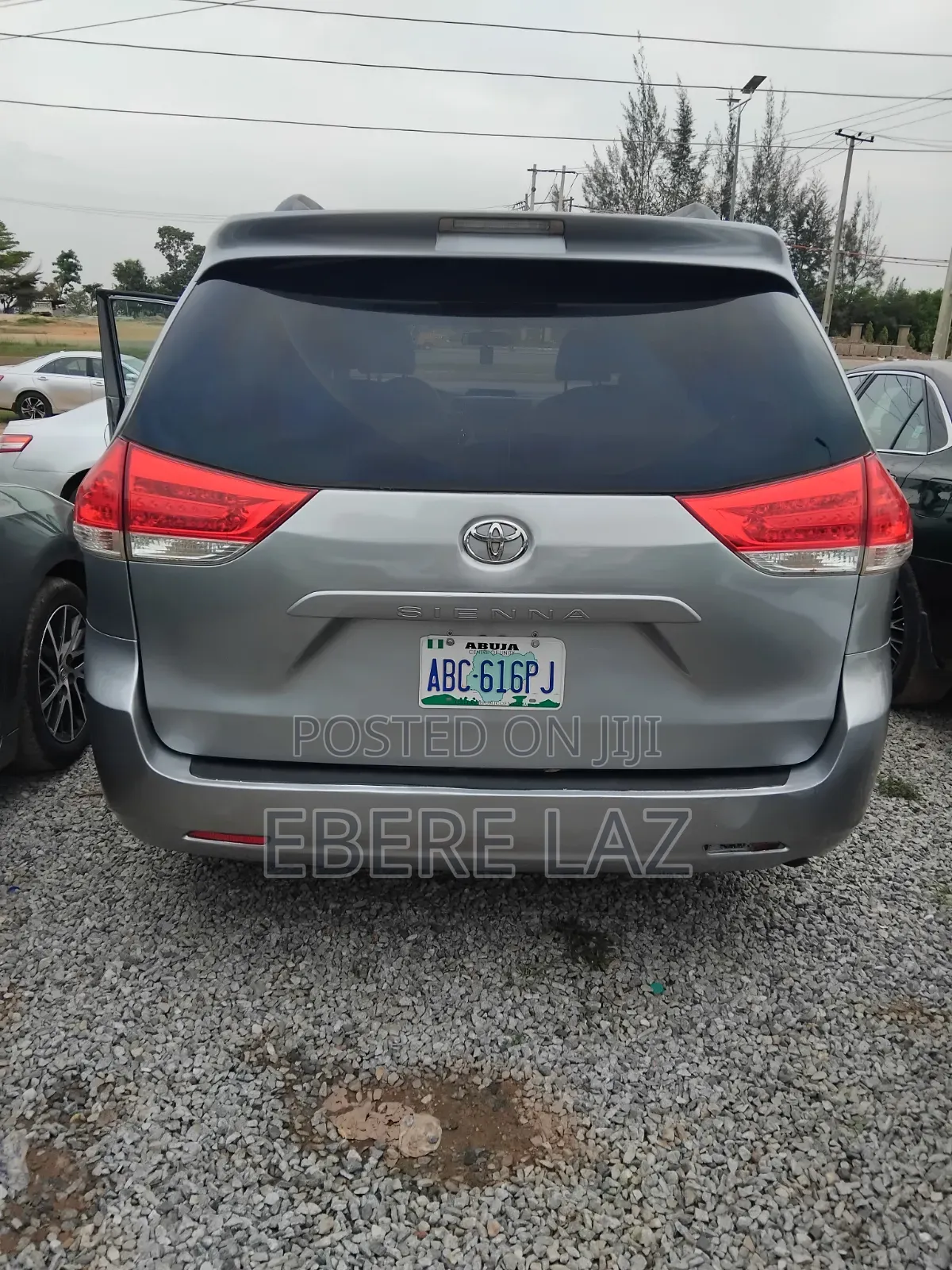 Toyota Sienna 2011 Silver
