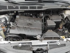 Toyota Sienna 2011 Silver