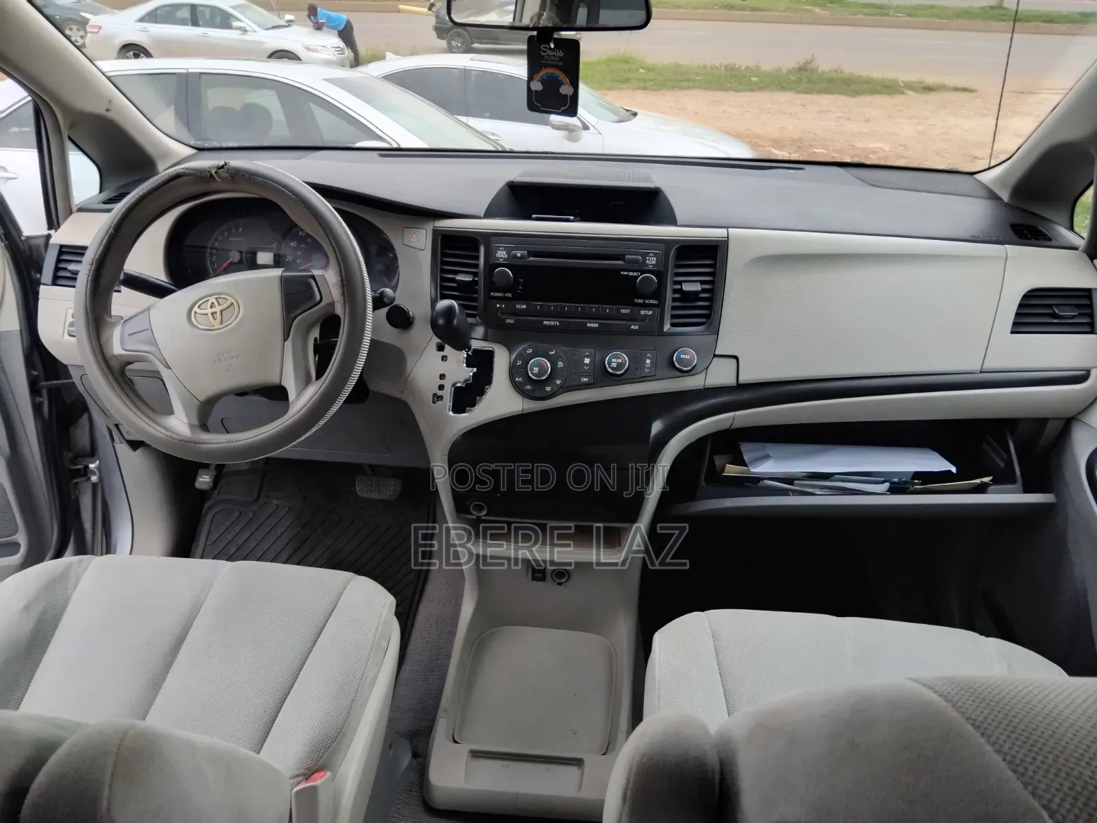 Toyota Sienna 2011 Silver