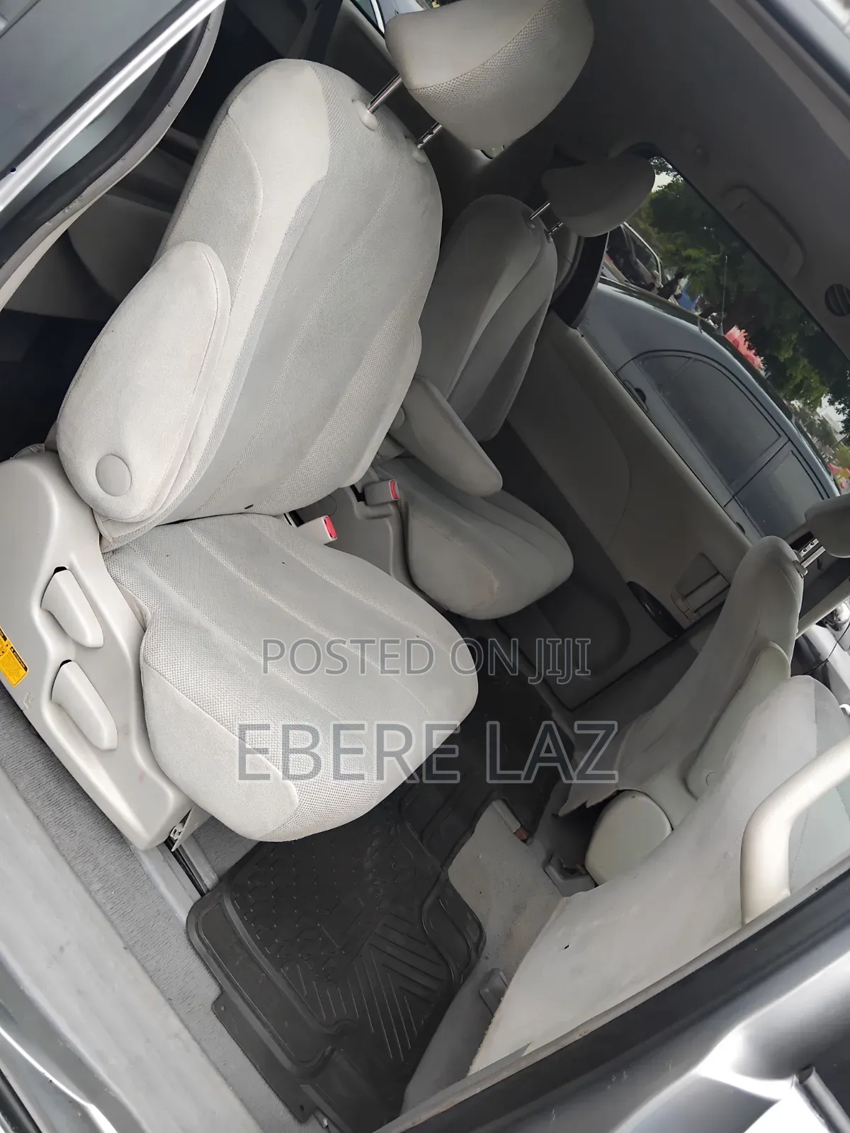 Toyota Sienna 2011 Silver