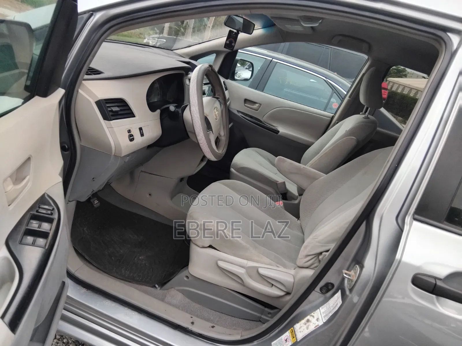 Toyota Sienna 2011 Silver