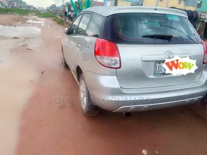 Toyota Matrix Standard FWD (1.8L 4cyl 5M) 2004 Silver