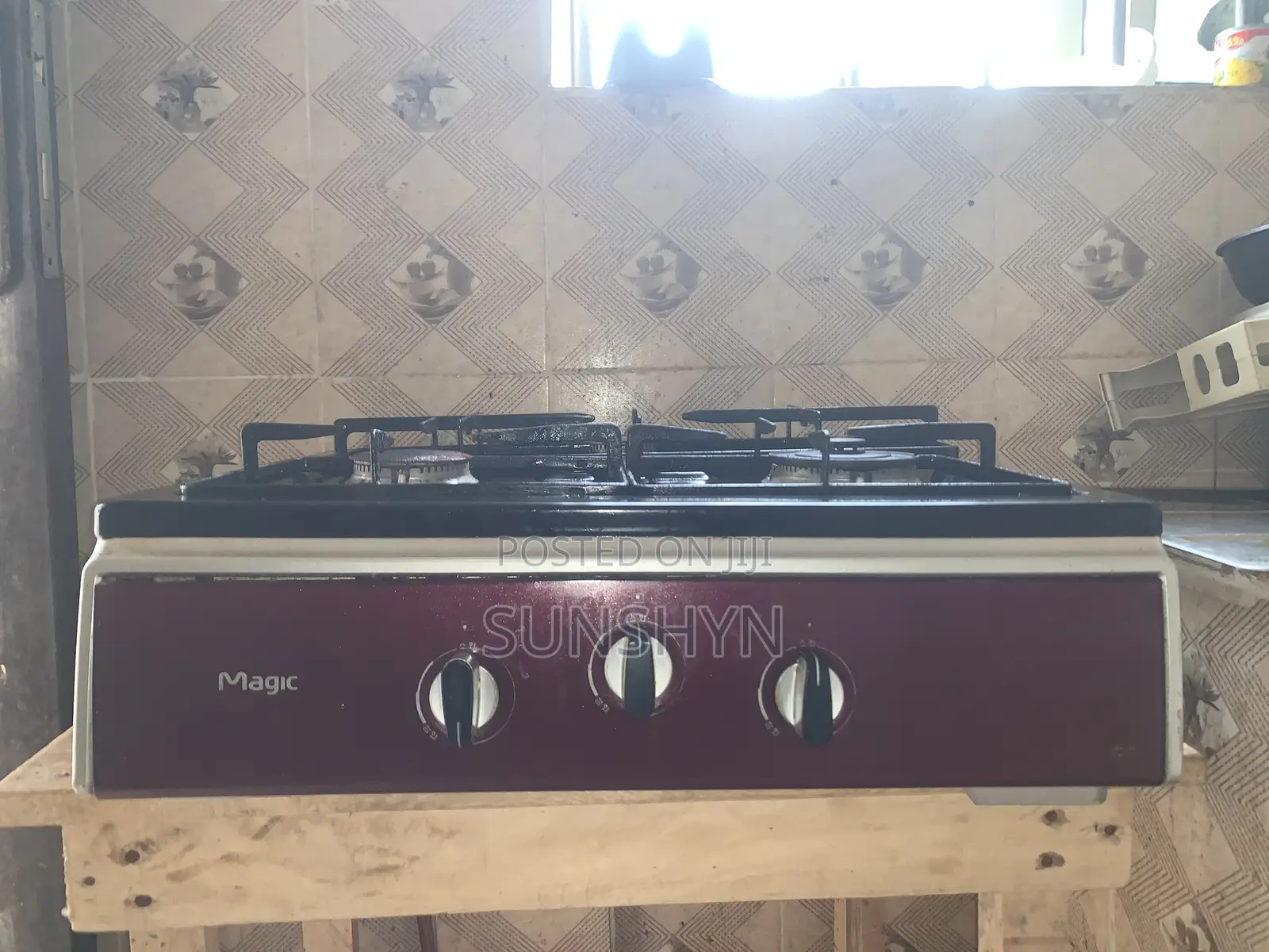 Magic 3 Faced Table Gas