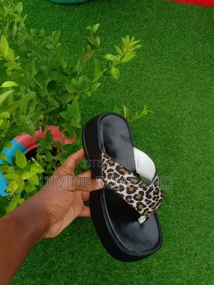 Female Platform Slide
