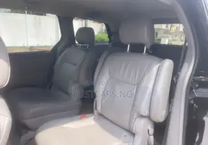 Toyota Sienna LE 2009 Black