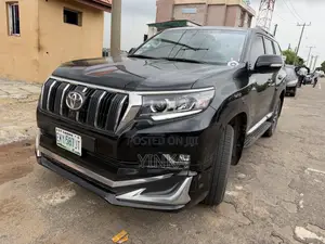Toyota Land Cruiser Prado 2.7 2023 Black