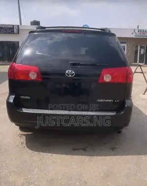Toyota Sienna LE 2009 Black