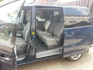 Toyota Previa 2000 Blue