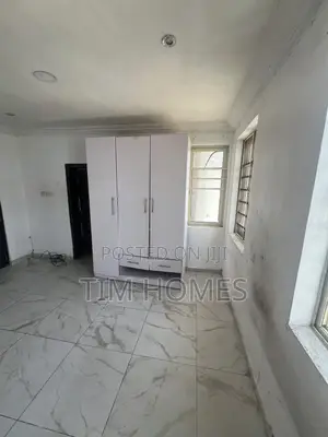 1bdrm Apartment in Chevron for rent