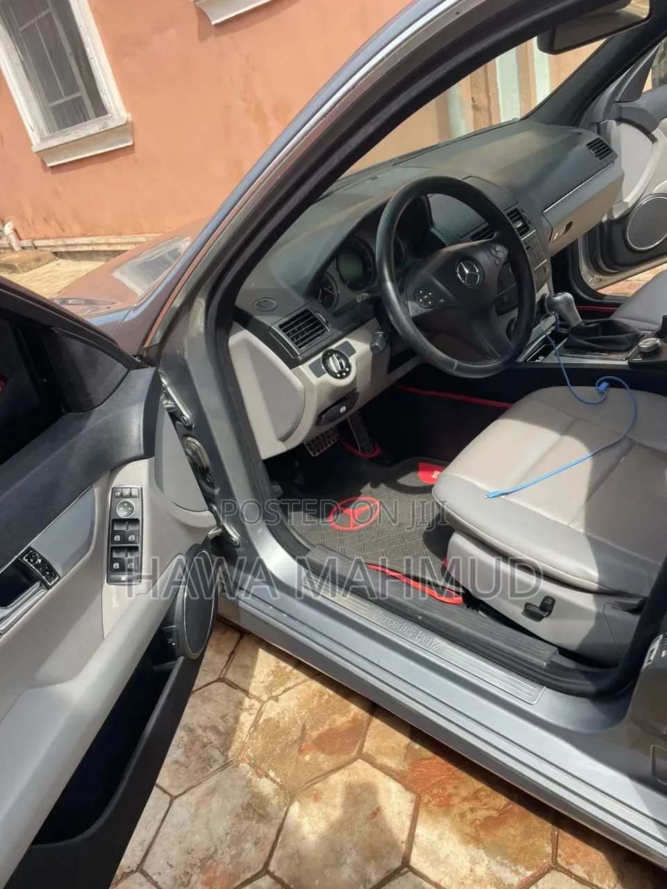 Mercedes-Benz C300 Luxury 4Matic Sedan AWD (3.0L 6cyl 7A) 2010 Gold