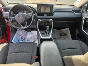 Toyota RAV4 XLE 2021 Red