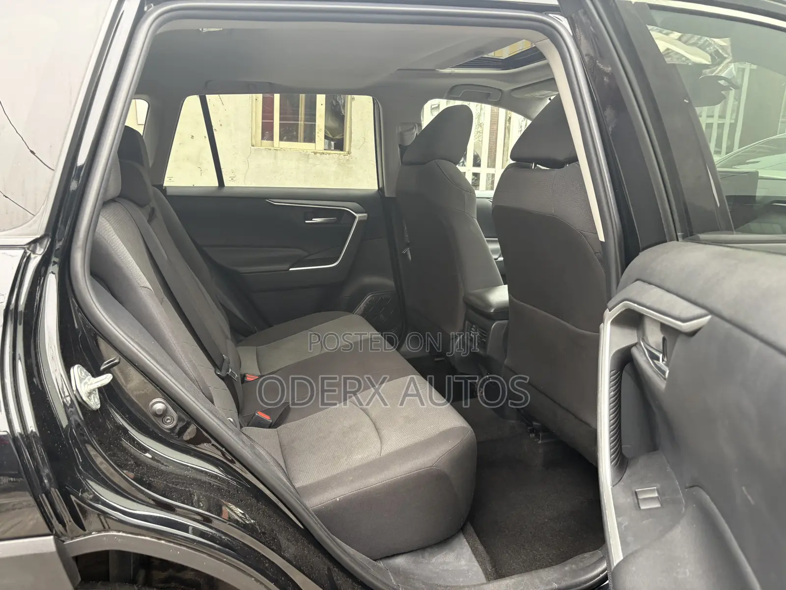 Toyota RAV4 XLE AWD 2019 Black