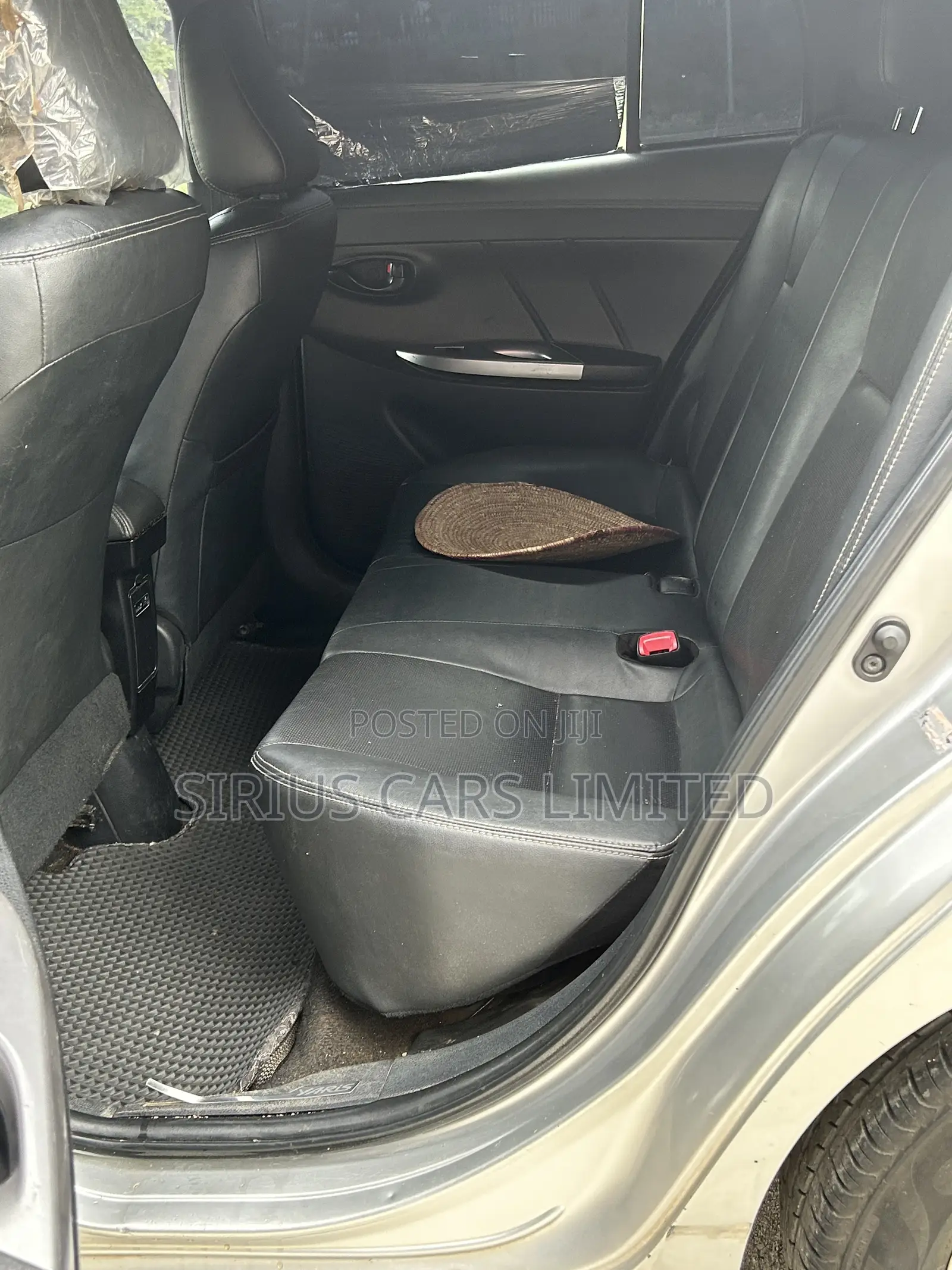 Toyota Yaris LE Hatchback 5dr 2016 Silver