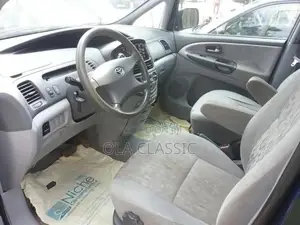 Toyota Previa 2000 Blue