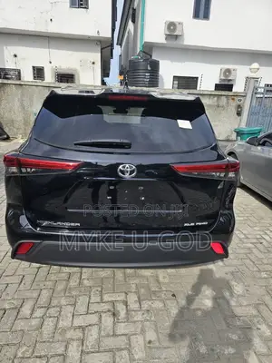 Toyota Highlander XLE 2022 Black
