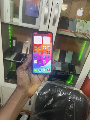 Apple iPhone 11 64 GB Red