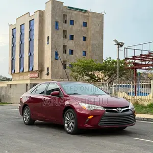 Toyota Camry XLE 4dr Sedan (2.5L 4cyl 6A) 2017 Maroon