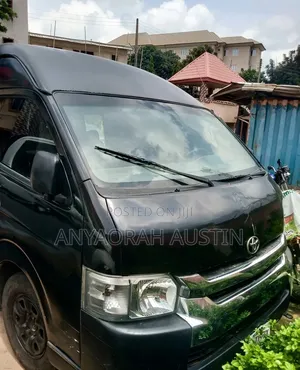 Toyota HiAce 2010 Black