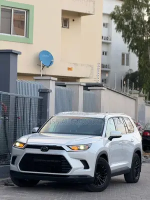 Toyota Grand Highlander XLE AWD 2024