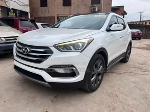 Hyundai Santa Fe 2017 White
