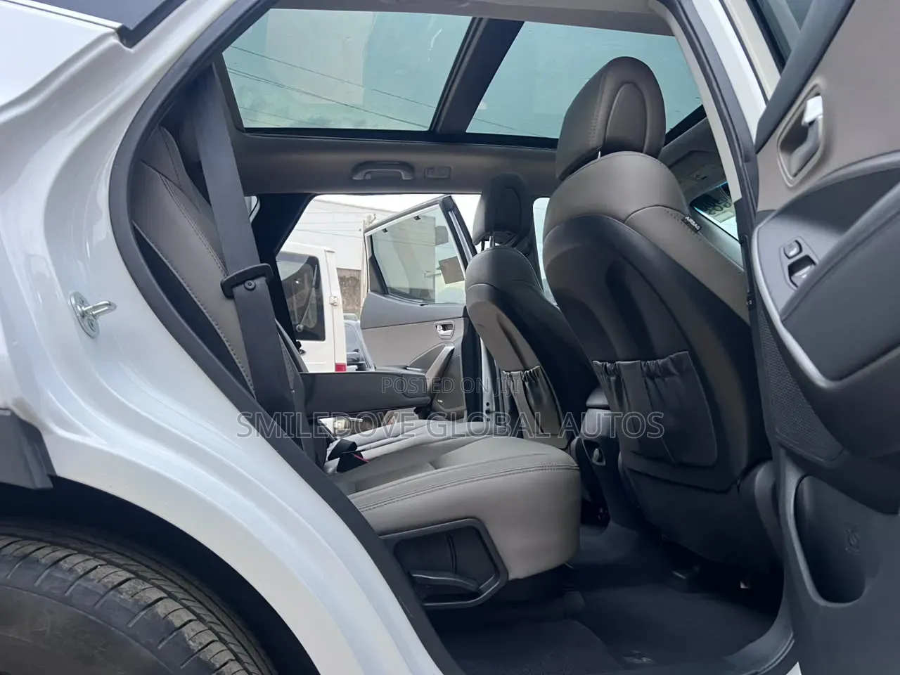 Hyundai Santa Fe 2017 White