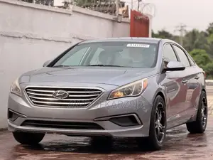 Hyundai Sonata Base Sedan FWD (2.4L 4cyl 6A) 2017 Gray