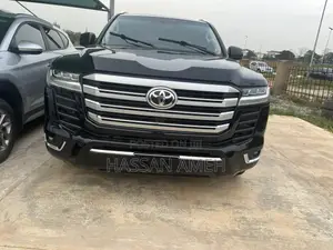 Toyota Land Cruiser 2022 Black