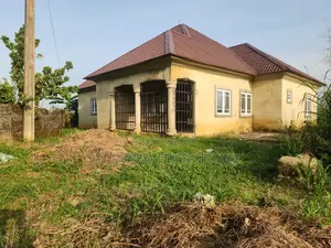 4bdrm Bungalow in Uyo for sale