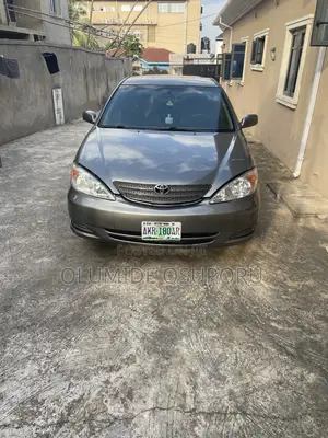 Toyota Camry LE 4dr Sedan (2.4L 4cyl 4A) 2004 Gray