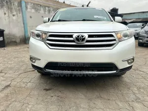 Toyota Highlander SE 2011 White