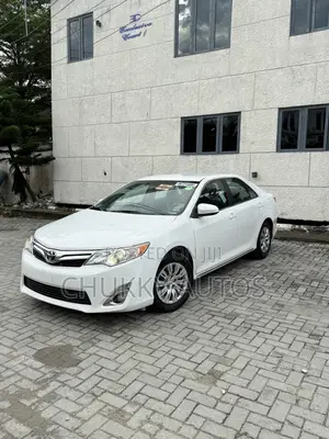 Toyota Camry LE 4dr Sedan (2.5L 4cyl 6A) 2012 White