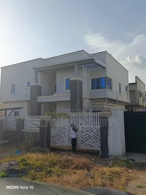 4bdrm Duplex in Von Axis, Lugbe District for sale