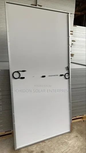 590w Longi Solar Panel