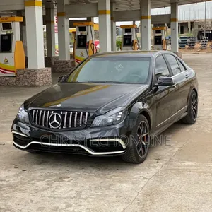 Mercedes-Benz C300 2012 Black