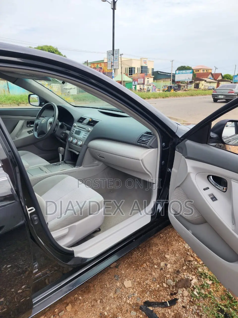 Toyota Camry LE V6 4dr Sedan (3.5L 6cyl 6A) 2011 Black