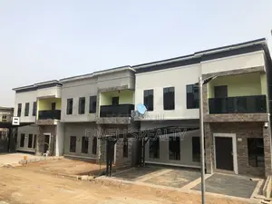 4bdrm Townhouse/Terrace in Zzzz, Sabon Lugbe for sale