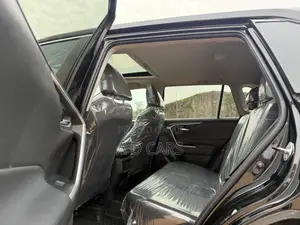 Toyota RAV4 XLE Premium 2022 Black