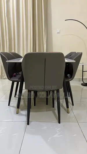 Modern Mable Dinning Set