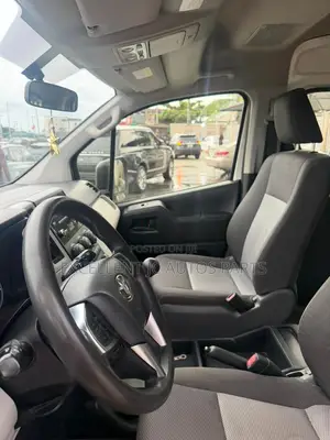 Toyota HiAce 2021 White