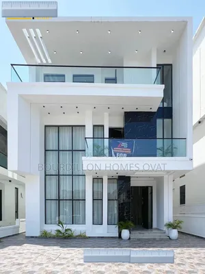 4bdrm Duplex in Megamound Estate for sale