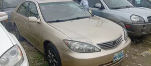 Toyota Camry 2005 Gold