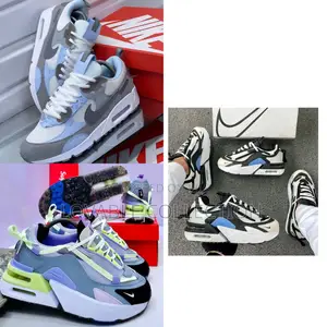 Nike Air Max 90 Sneakers