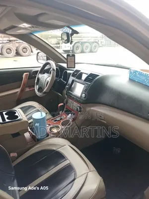Toyota Highlander Limited 2009 Gold
