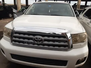 Toyota Sequoia Platinum 4dr SUV 4WD (5.7L 8cyl 6A) 2011 White