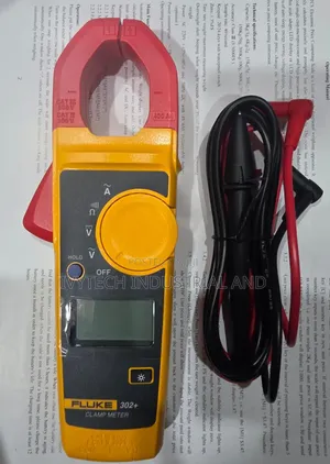 Fluke 302+ Cat Iii Digital Clamp Meter