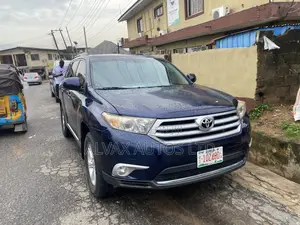 Toyota Highlander 2013 Blue