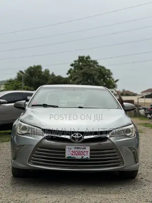 Toyota Camry XLE 4dr Sedan (2.5L 4cyl 6A) 2016 Silver
