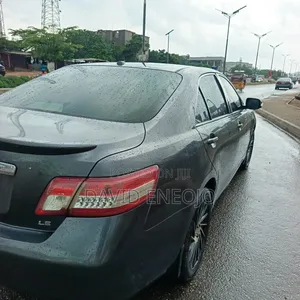 Toyota Camry LE 4dr Sedan (2.5L 4cyl 6AM) 2010 Gray