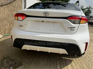 Toyota Corolla SE 2022 White
