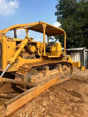 Cat D7 Bulldozer